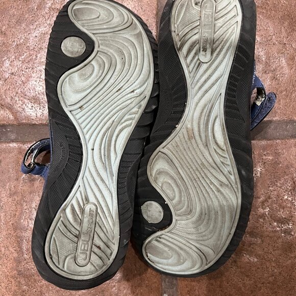 JBU Mary Jane's Blue 8.5 - Picture 3 of 6